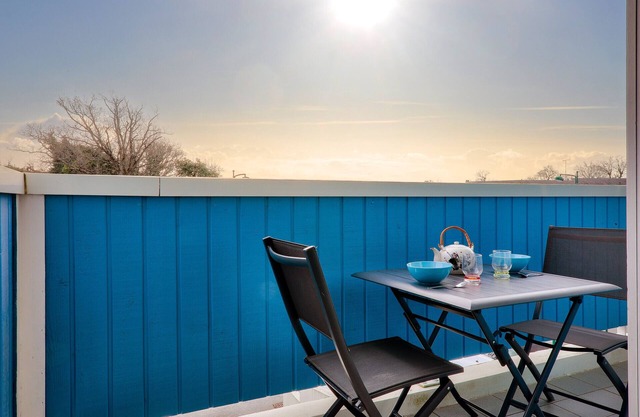 Flat with balcony - centre de Sarzeau