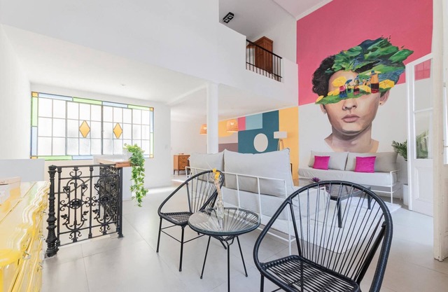 Fliphaus + Vibes in Soho 'C' - 4 Bd Pool & BBQ