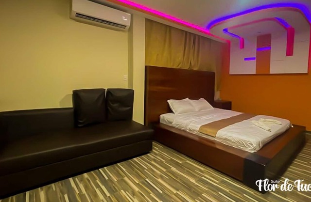 Flor de Fuego Suite, Villa Noelia room for couples on the lake