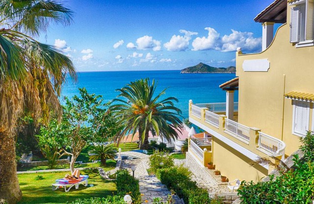 Flora Beach Appartement 1 - Panorama Meerblick nur 50m vom schönen Sandstrand entfernt