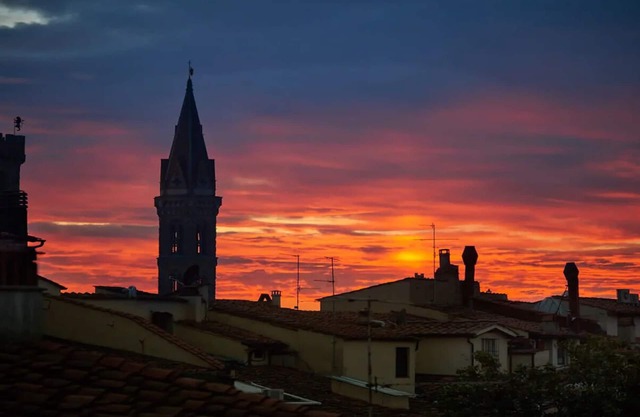 FLORENTINE PENTHOUSE FILLED WITH OLD WORLD CHARACTER AND A DREAM VIEW OF DOUMO