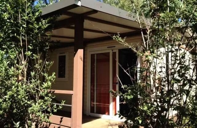Flower Camping Le Plan d'Eau - Ardèche * - Chalet CONFORT TIARE 32m2 3 bedrooms - Covered terrace + air conditioning 6 persons