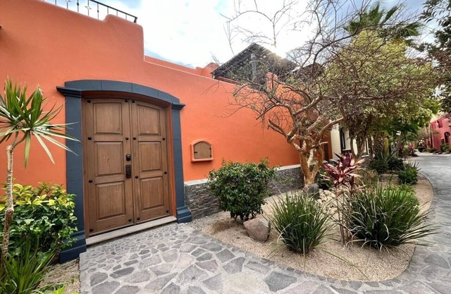 FN-133 Fabulous 3 bed 3 bath plus sofa bed casa (Sleeps 8)