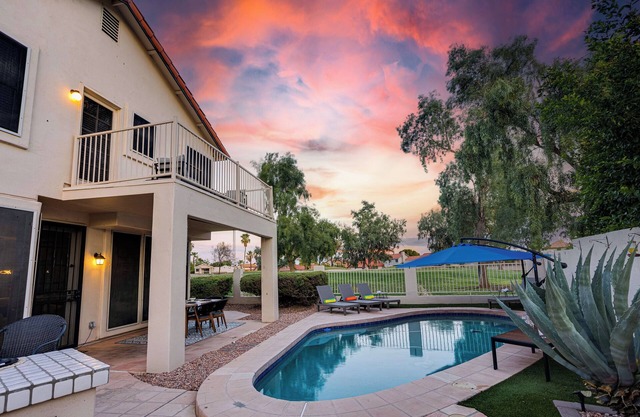 Fore! Golf Views, Outdoor Movies, Glendale Gold!