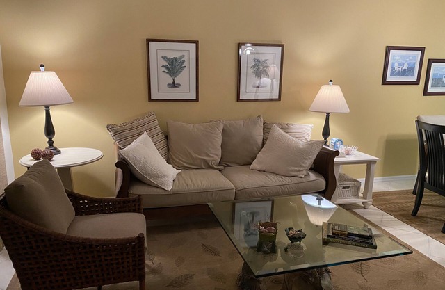 Forest Glen Country Club Garden Home 2 Bedroom Plus Den 4th hole, Naples, FL