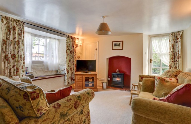 Forge Cottage - Two Bedroom House, Sleeps 4