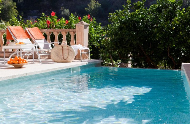 Fornalutx Petit Hotel - Bed & Breakfast