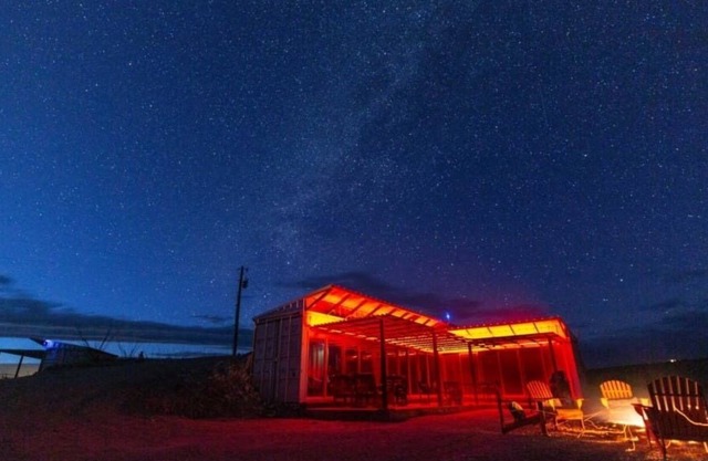 Fossil Knob Ridge -Chisos: Ultra-Modern Container Home
