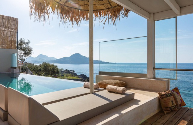 Fotinari Villa II -High quality above a cozy beach