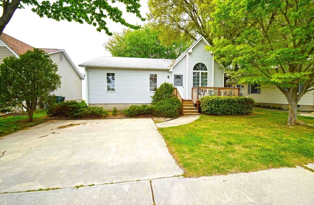 Fountain Road 13701-Bayside 137th St, W/D, AC