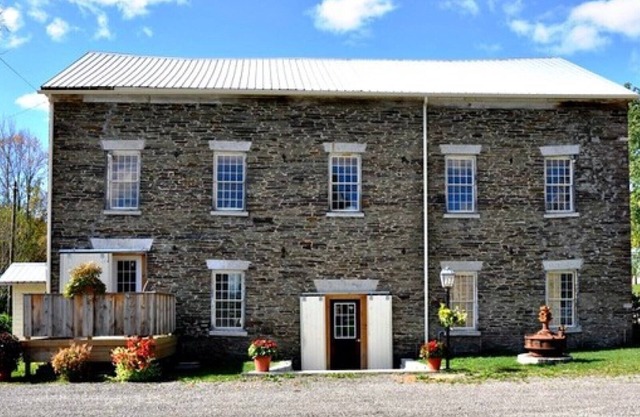 FOUR BEDROOOM SUITES AND SHARED SALTWATER POOL