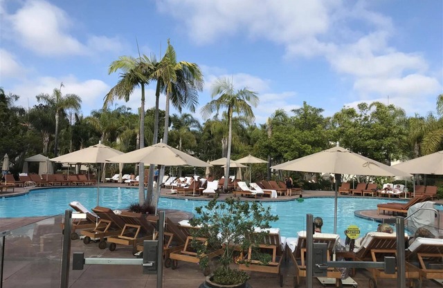 Four Seasons Carlsbad 2-bedroom resort with AC, fitness room