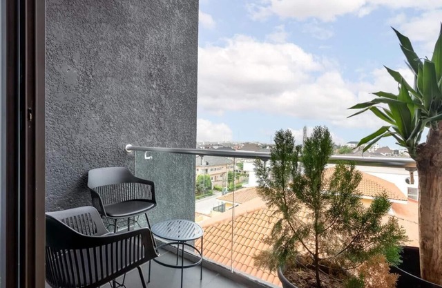 Four-Two Africa Lane Luxury Apartment