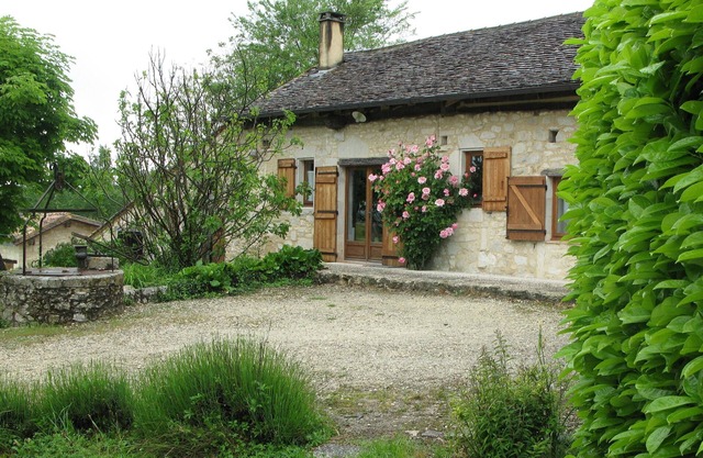 FOURNIL DE CAVARCOU SWIMMING POOL,SAUNA,FISHING POND A bucolic and relaxing stay