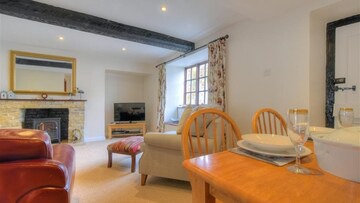 Foxley Cottage - Two Bedroom Cottage, Sleeps 4
