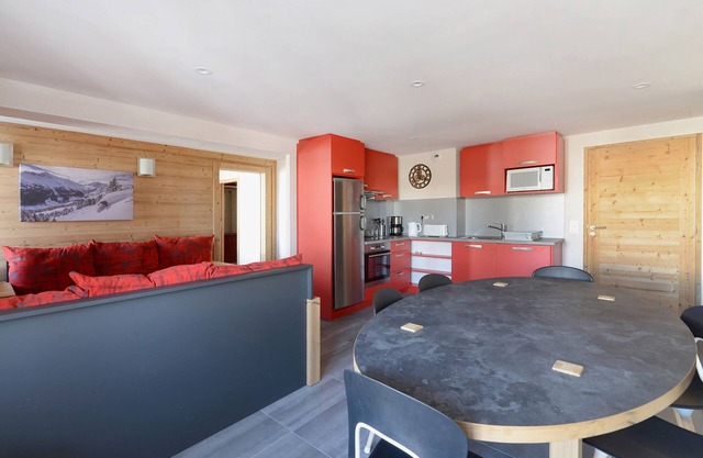 Renovated apartment for 8, easy piste access, wellness area, pet-friendly