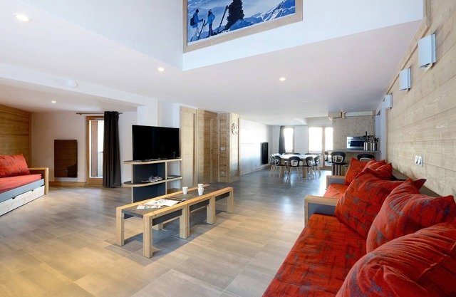 Spacious Ski-In/Out Apartment with Wellness Area - Renovated & Close to Pistes