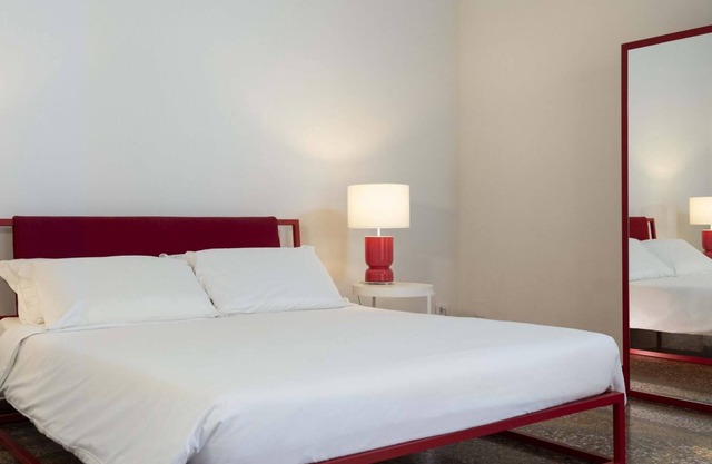 Frame Bologna [King Room with private bathroom outside]