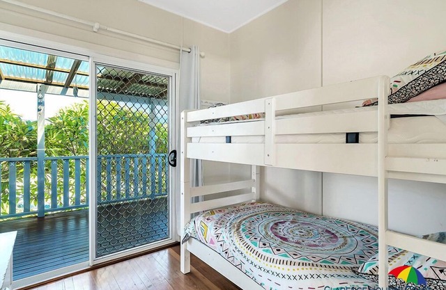 FRANGIPANI COTTAGE: 3 BR, 2 BA House in Wooli, Sleeps 7