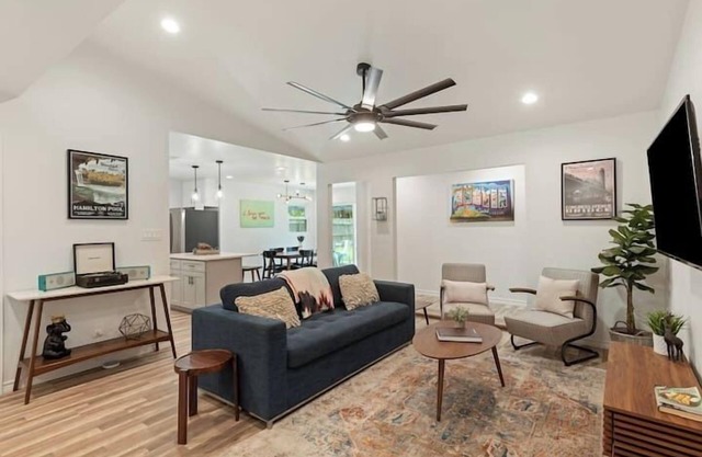 Franklin Park, 4BR, King Beds - Dove Springs Oasis