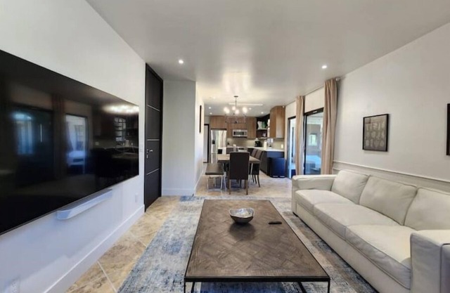 Franklyn Luxe - 2 min walk to Beach & Dining