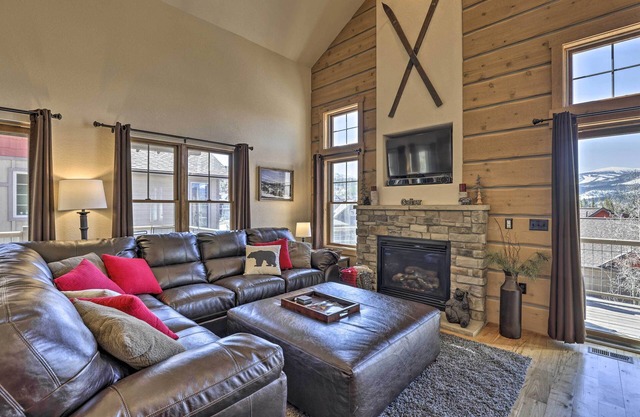 Fraser Cabin w/Hot Tub & Mountain Views!