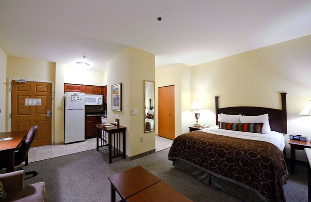 Free Breakfast Buffet! Great Location Near Area Beaches!