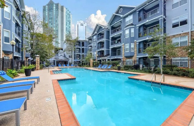 Free Early Check-in. 5 Minutes From Lenox Mall. 2 Balconies!n