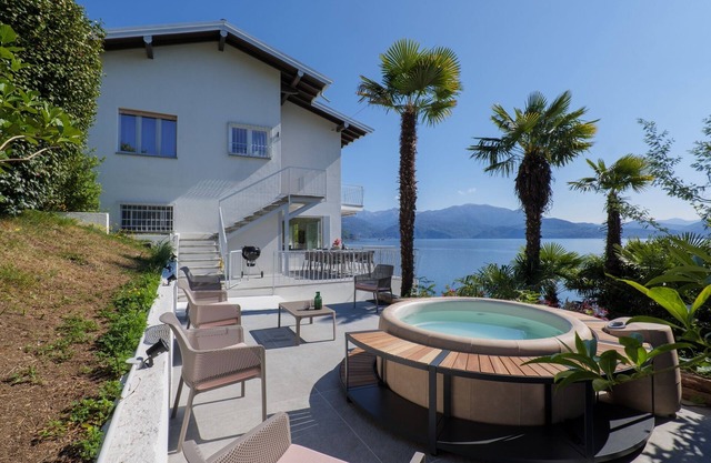 Freistehendes 5½-zimmer-haus mit Außenwhirlpool und Fantastischer Seesicht