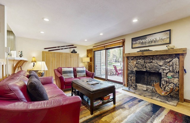 Freshly remodeled, ski-in/ski-out condo with pool, hot tub, & clubhouse