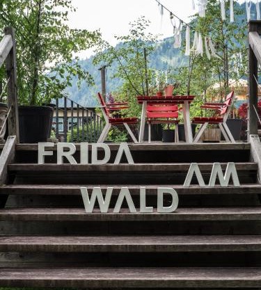 Frida am Wald