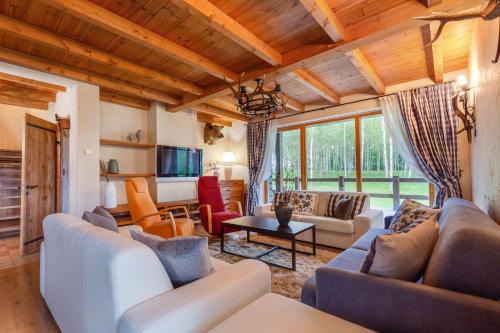 Friends & Family Getaway to Forest House by Reside Baltic