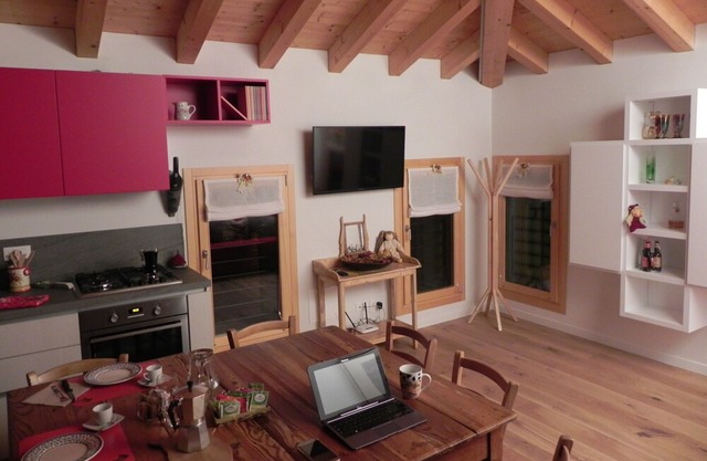 from Meri, CAMERA NR. 2, guest house in the Prosecco DOCG hills