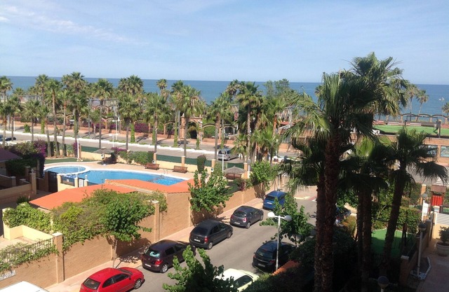 Front line Marina Dor, in front of the Gardens