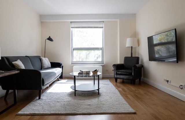FRONTDESK 1 BR Apt with City View in Ravenswood