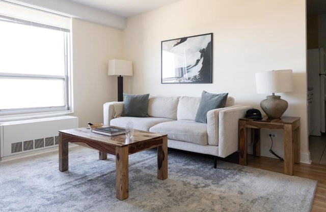 FRONTDESK Classic 1 BR Apt in Ravenswood