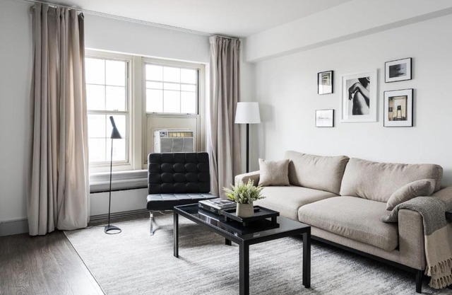 FRONTDESK Sleek 1 BR Apt near the STL Zoo