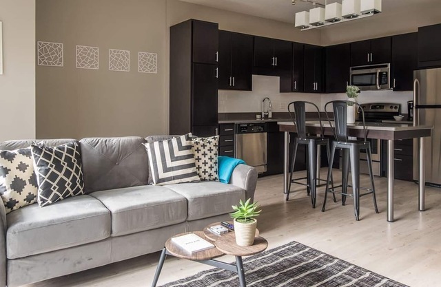 FRONTDESK | Updated 1BR near the Mississippi River