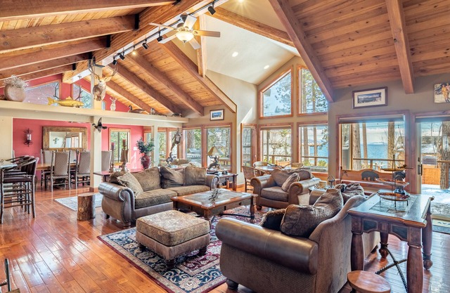 Frosted Shore by AvantStay | Luxury Lake Views