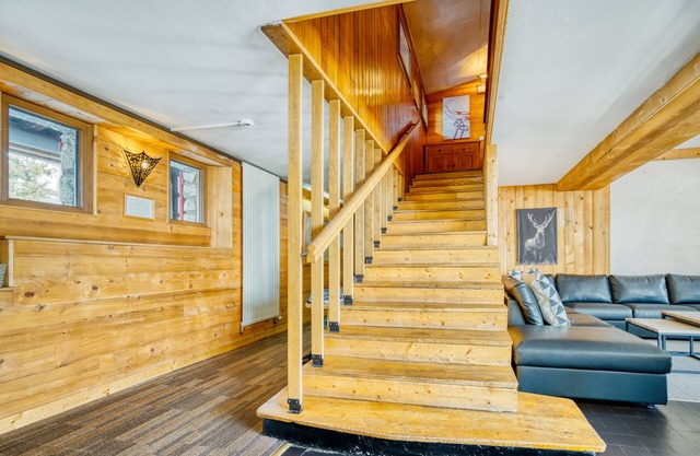 Full Board - 11 Rooms 20 People - With Jacuzzi and Sauna