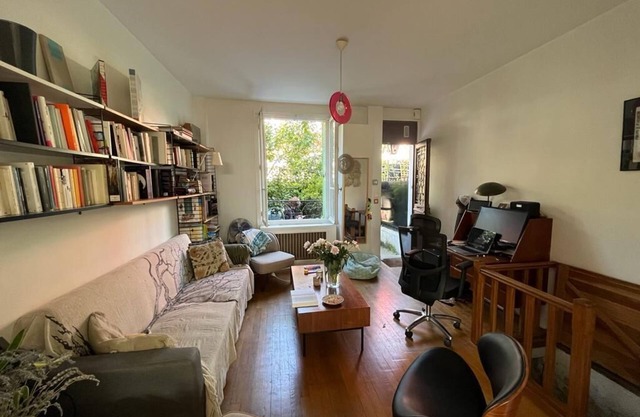 full equipped house with a little private garden in Paris ! 19th arrondissement