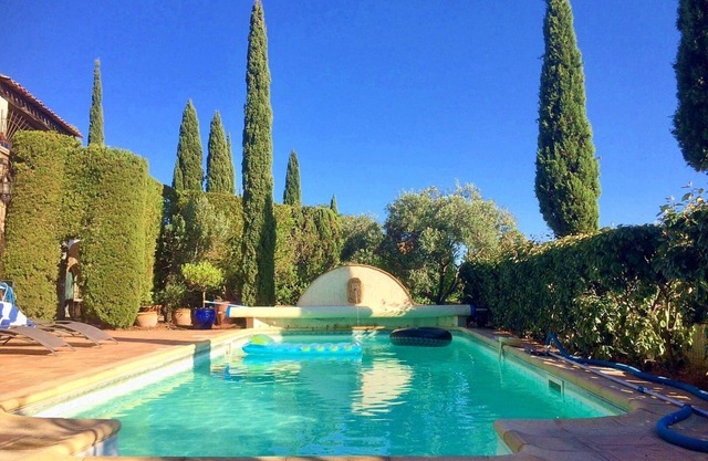 Full South, Magnificent View, Family House With Swimming Pool (8 pers)