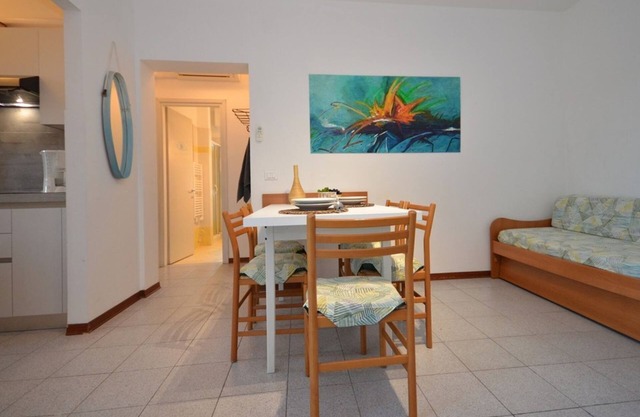 Fully equipped flat in a pinewood area with swimming pool