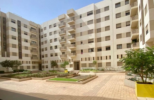 Fully equipped modern apartment in quiet residence, Near CMN airport