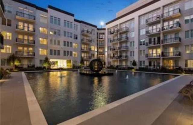 Fully Furnished 2b/2b Apartment in the Galleria