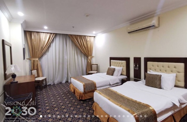 Fully Furnished 3 Rooms Serviced Apartment FOR RENT Sari St / UNIT 1