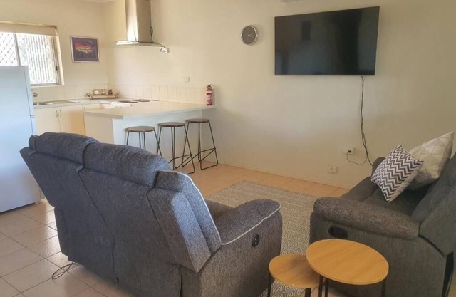 Fully furnished home stay on main street and 5 minutes from the local Airport.