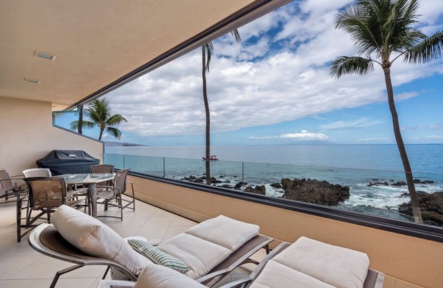 Fully Remodeled Oceanfront Condo MAKENA SURF RESORT, #F-206