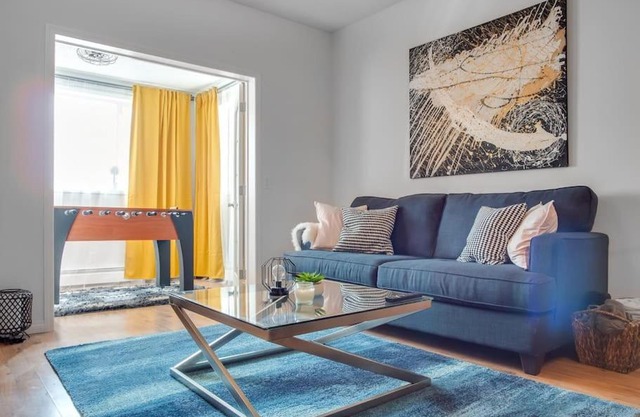 Fun and Colourful Condo w Foosball Parking Coffee