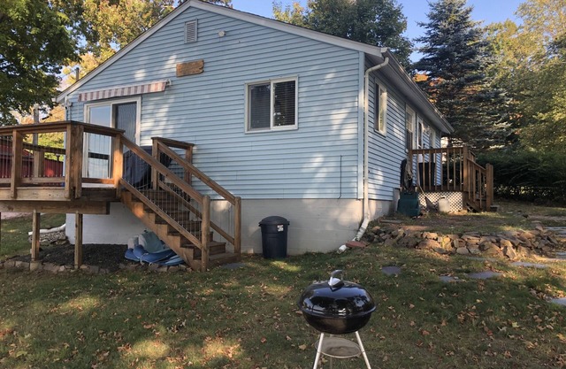 Fun Lake Front Cottage!